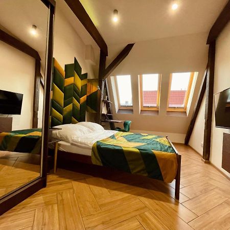 Long Attic Studio พอซนาน ภายนอก รูปภาพ